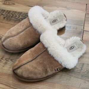 UGG Scuffette ll Shearling Sheepskin Suede Slipper Size 10 Chestnut